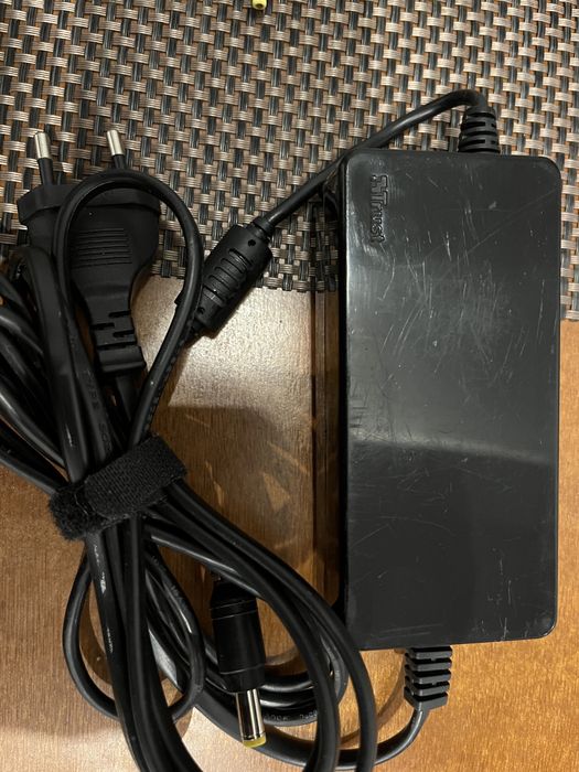 Продам блок живлення Trust 90W