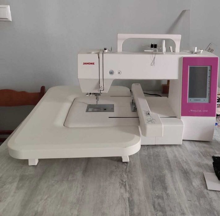 Janome Вишивальна машинка