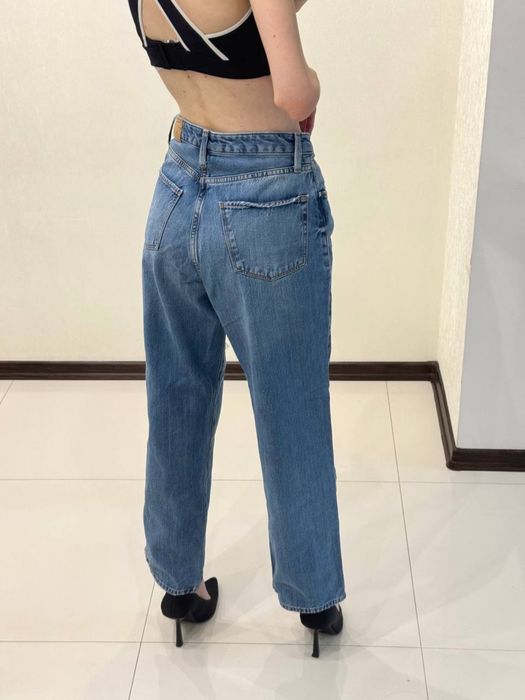 Джинси жіночі світлі та темні прямі та мом джинси