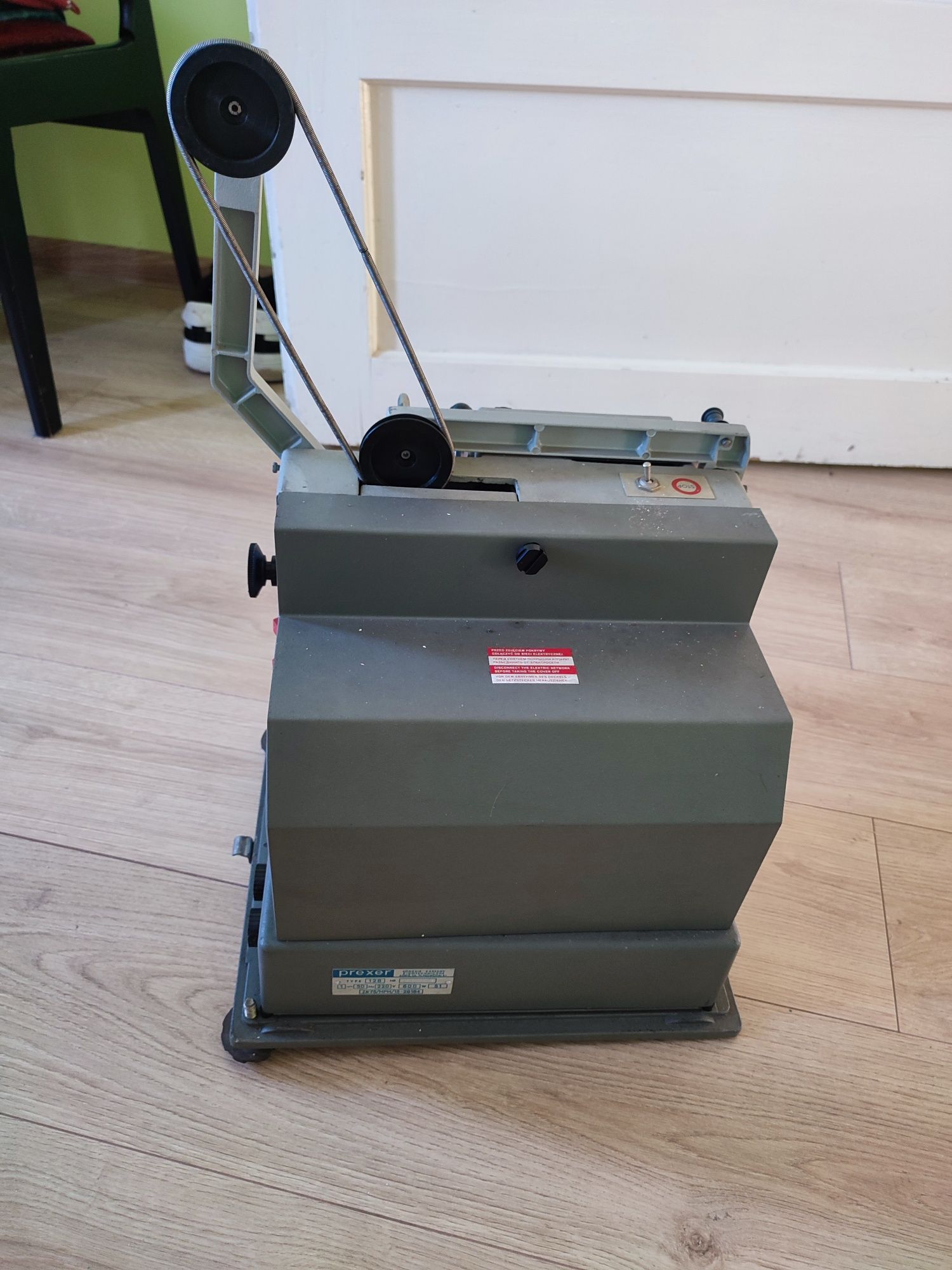 Zabytkowy projektor filmowy prexer AP-28T
