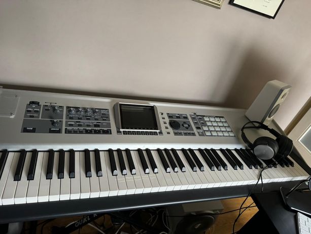 Roland Fantom X 8  syntezator pianino ze stojakiem