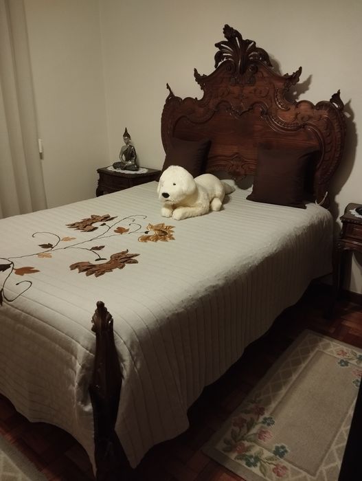Mobília quarto de casal Vintage, Cama e Guarda Fatos