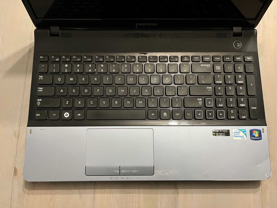 Laptop Samsung NP300E5C
