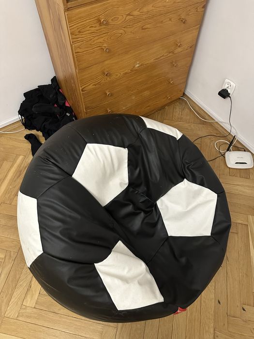 Pufa piłka wypełniona strypoianem