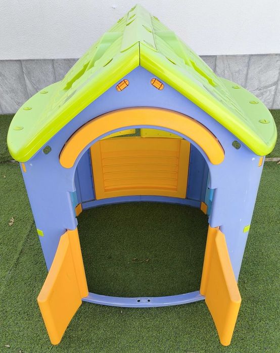 Casa de Brincar / Abrigo de Jardim (Playhouse)