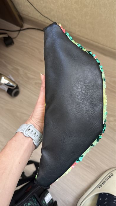 Бананка дитяча в пайєтках