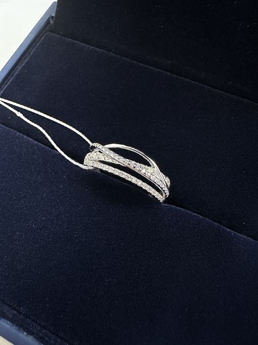 Каблучка з білого золота з діамантами