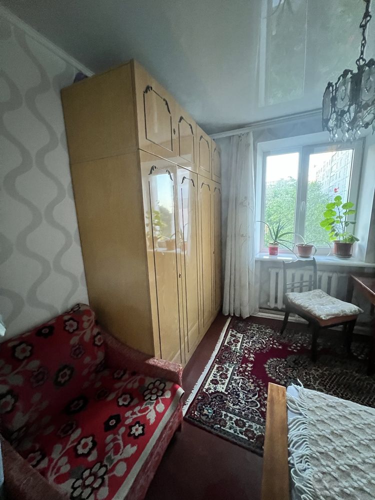 Продаю от хозяина Трехкомнатную квартиру чешка Соляные