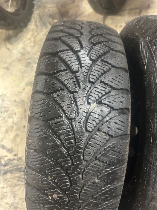 Зимова пара шин  на авто