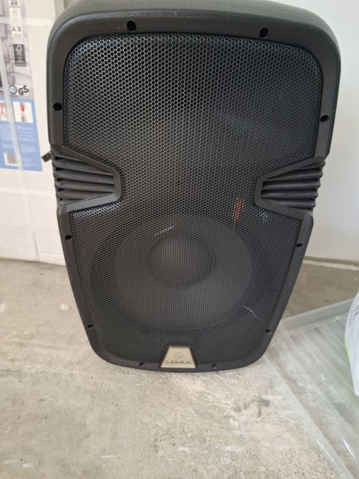 Yamaha e 700   monitor audio Radius 180