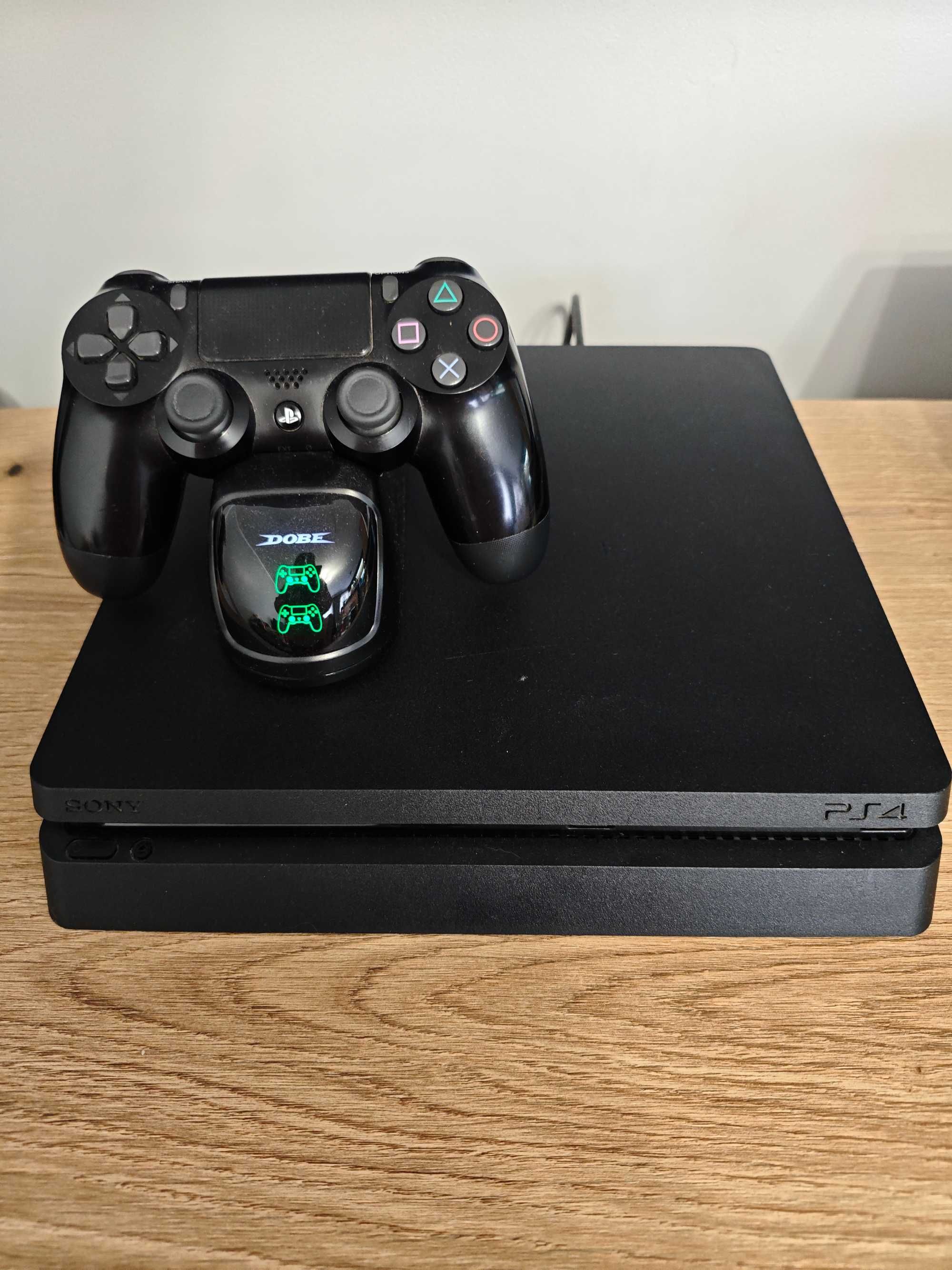 Ps4 Slim 1TB + pad, ładowarka, 4 gry