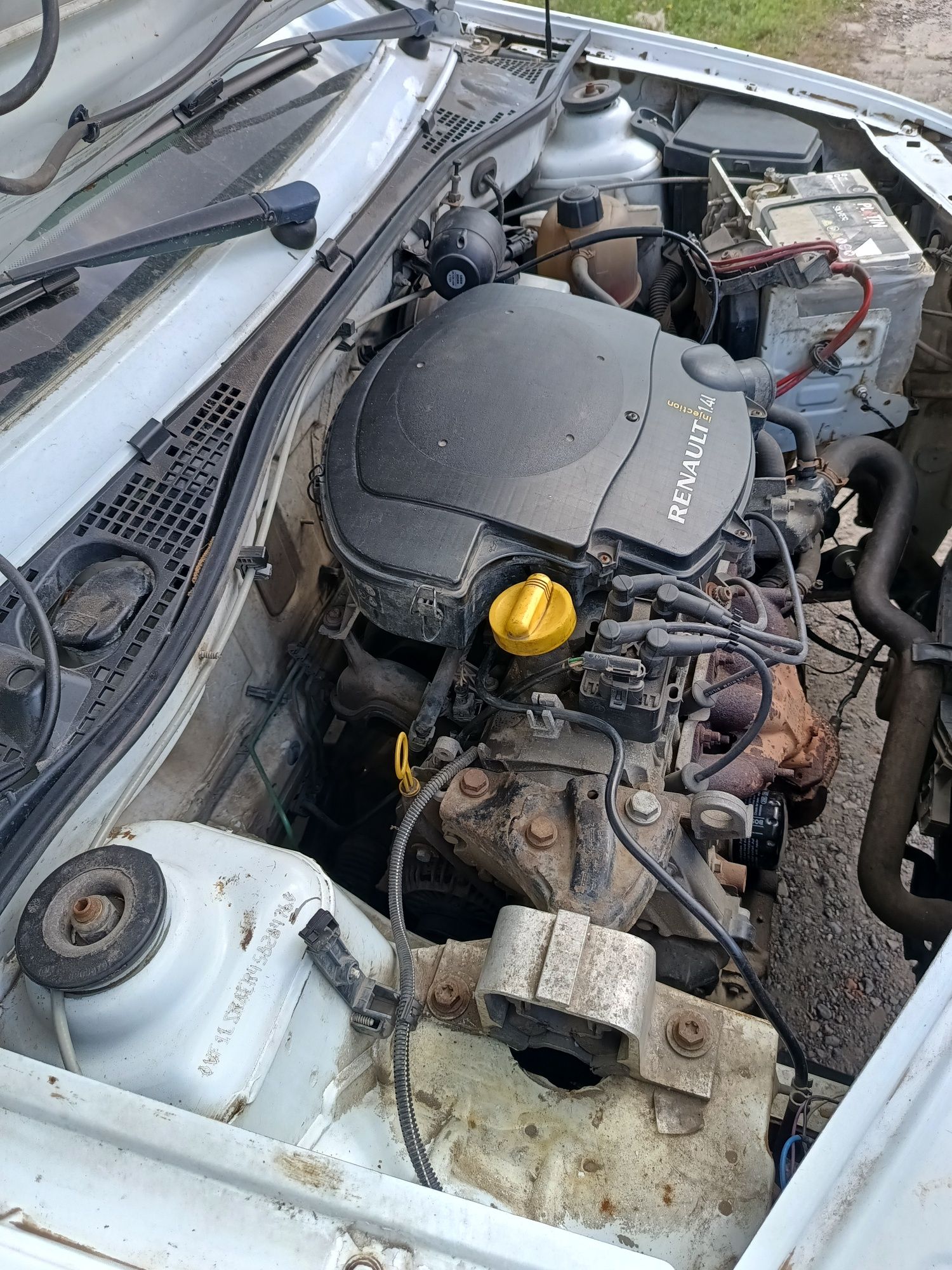 Продам RENAULT LOGAN 2011г. 1.4.б,газ
