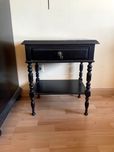 Mesa de Cabeceira de Madeira