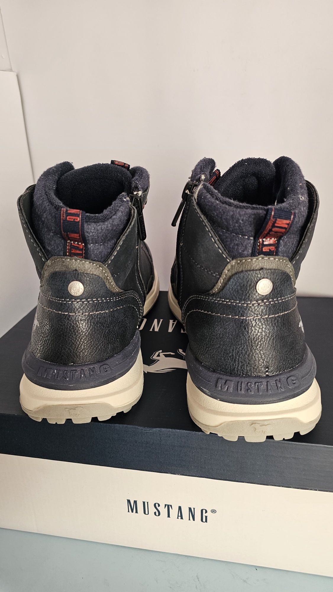 Buty męskie ocieplane Mustang modny kolor rozmiar 45 / wkładka 29.5 cm