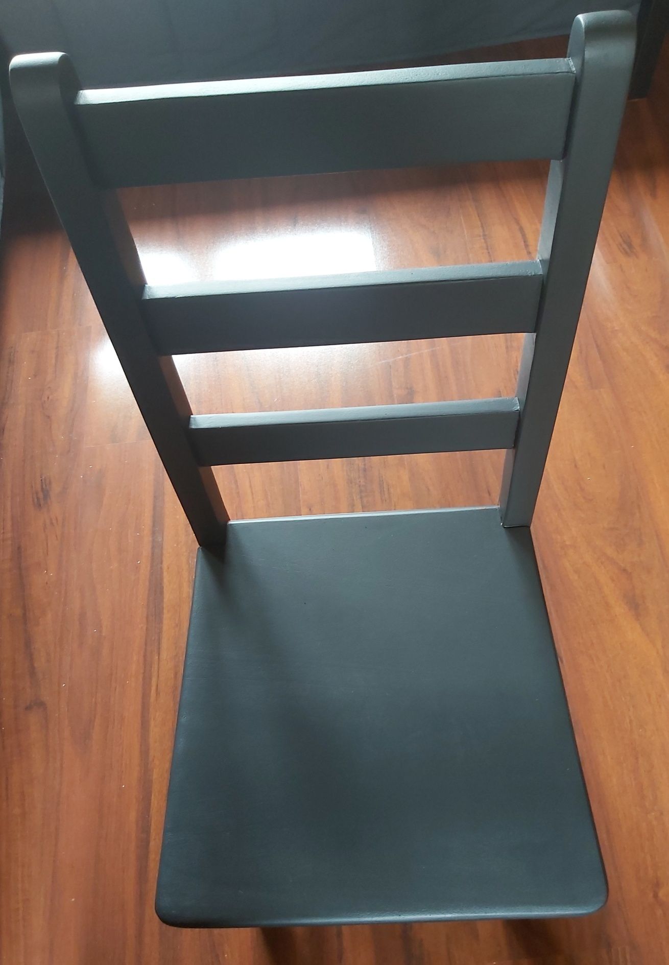 Krzesła drewniane - czarny mat, stabilne, ciężkie