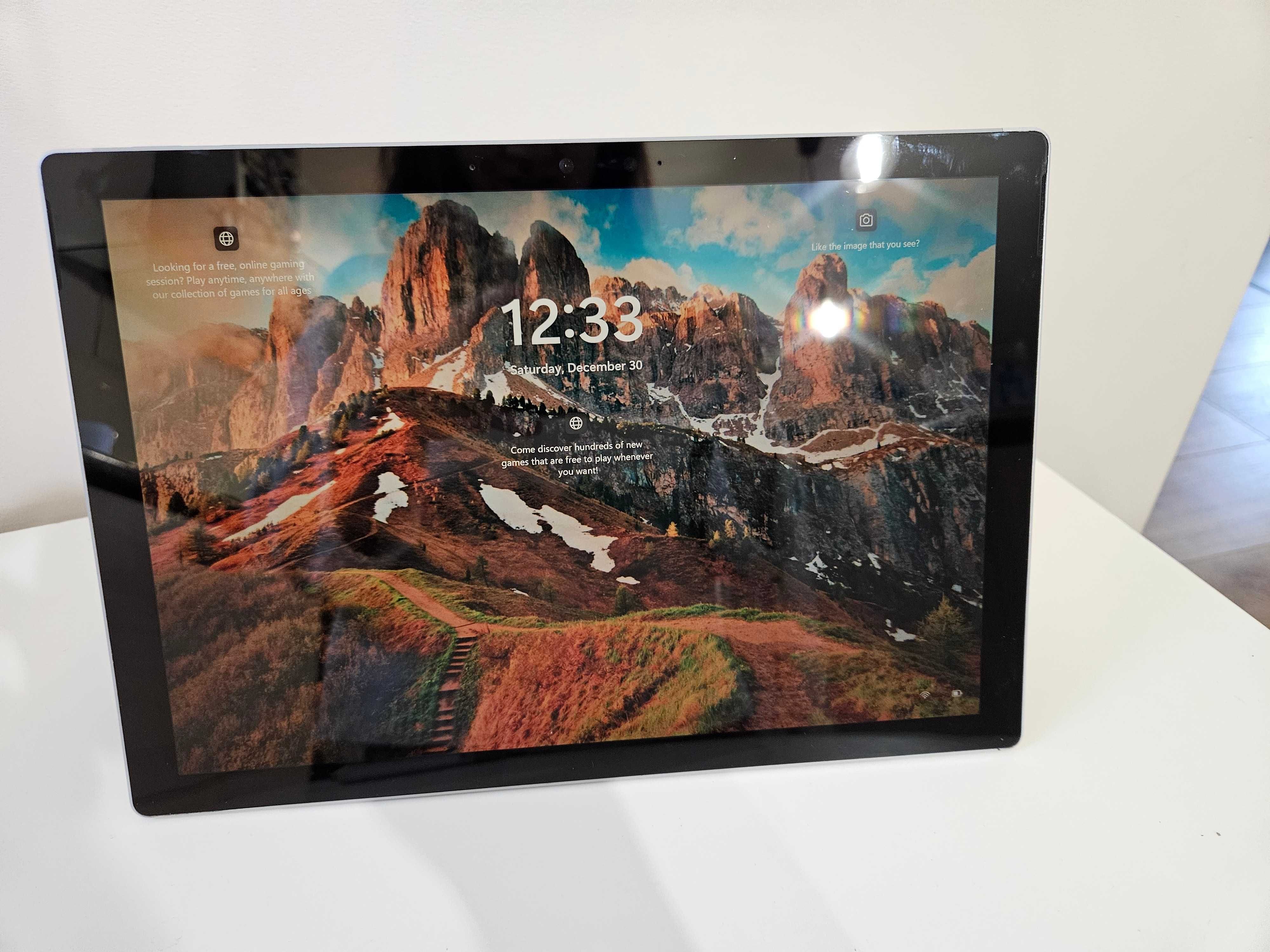 zestaw Surface Pro 7 i5 8GB RAM 128GB (+pióro i klawiatura)
