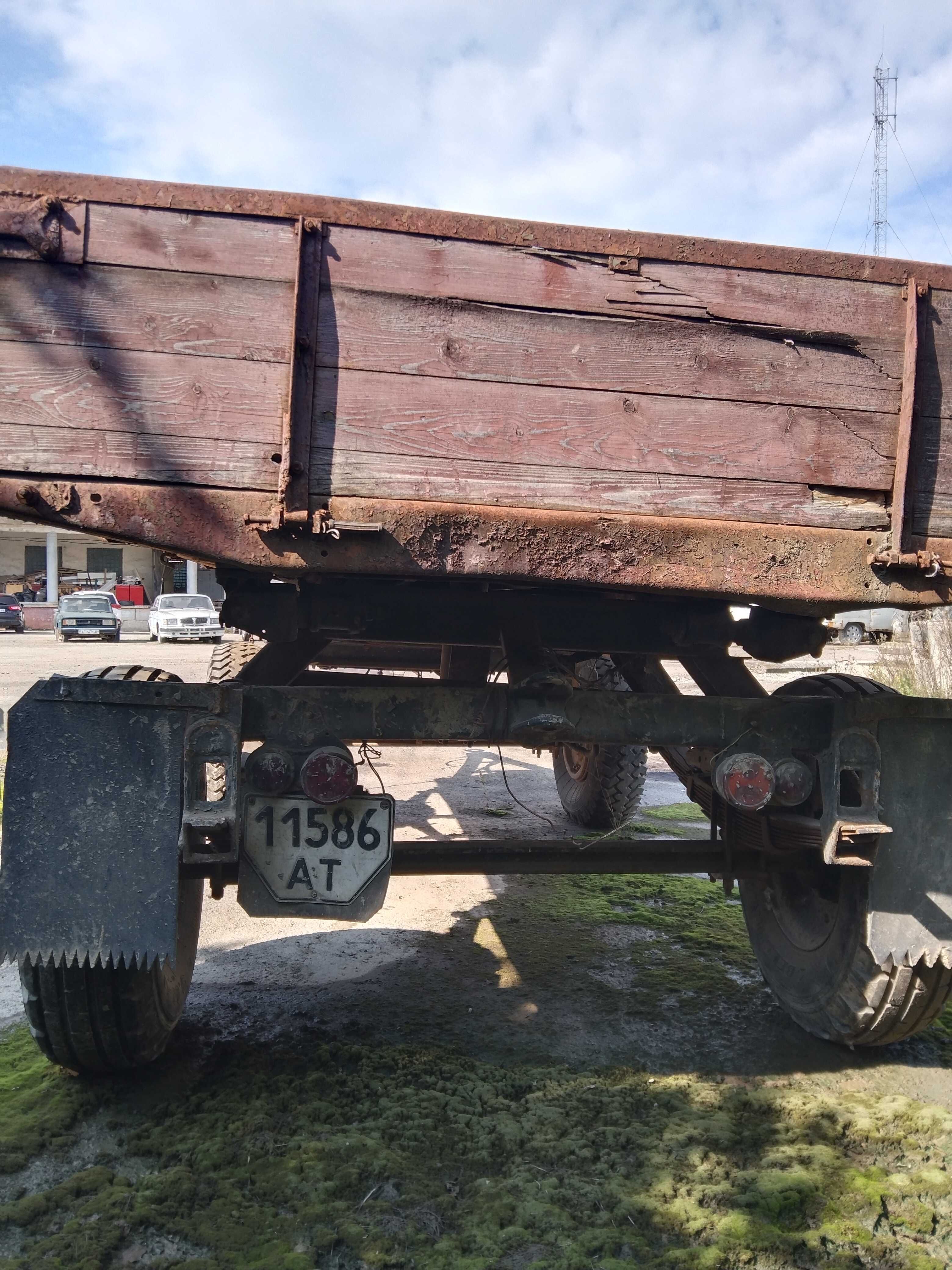 Продам причіп тракторний 2ПТС-4
