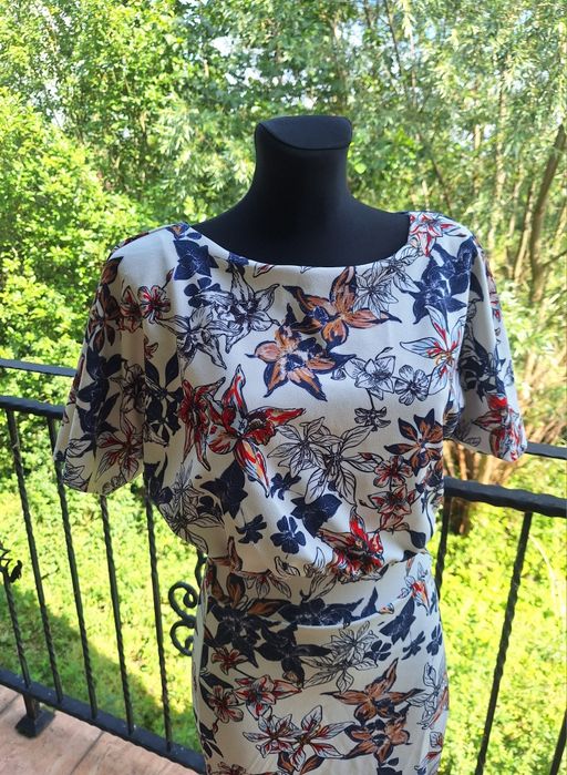 Piękna sukienka z rozcięciem na nogę marka Missfiga rozmiar XS 34