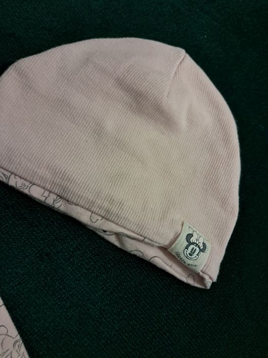 Zestaw dla dziewczynki pudrowy róż komin I czapka przejściowe. Sinsay