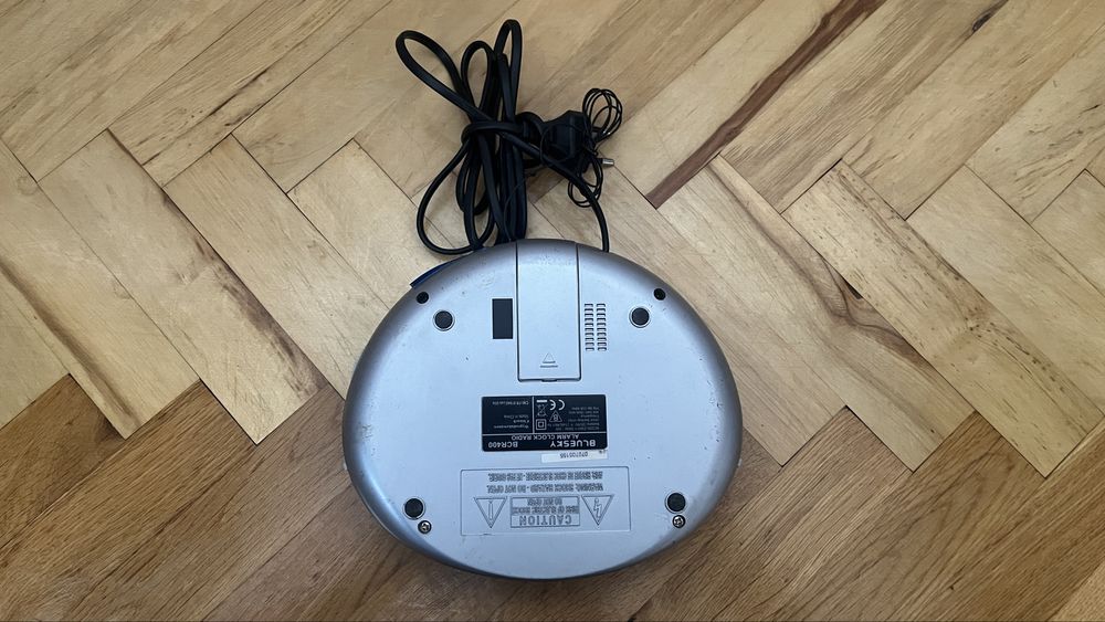Budzik radio z pamięcią zegar zasilany elektroniczny