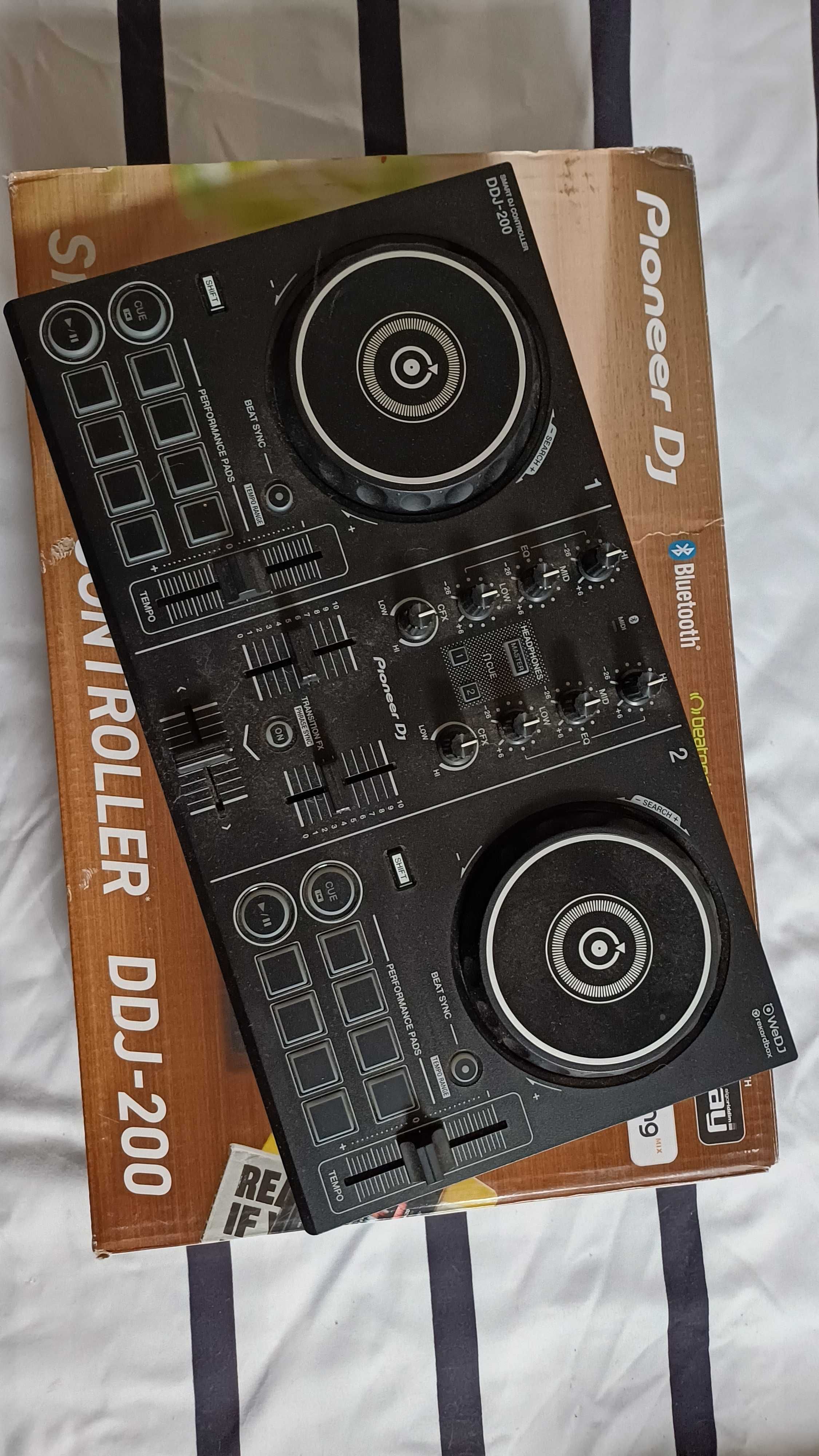 Mesa de som Pioneer DDJ-200