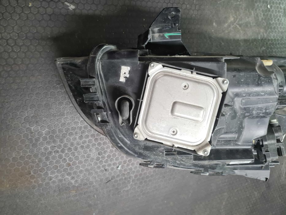 Renault Clio IV 1.6 RS lampa prawa przód LED Pure Vision