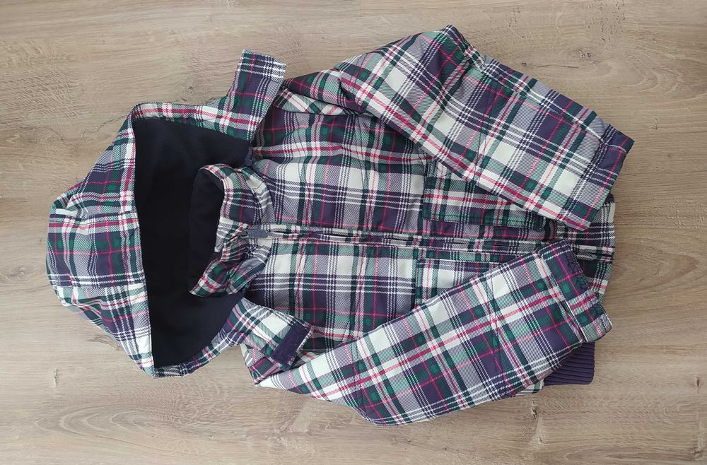 Kurtka z kapturem dla dziewczynki fioletowa w kratkę 116 cm jesień