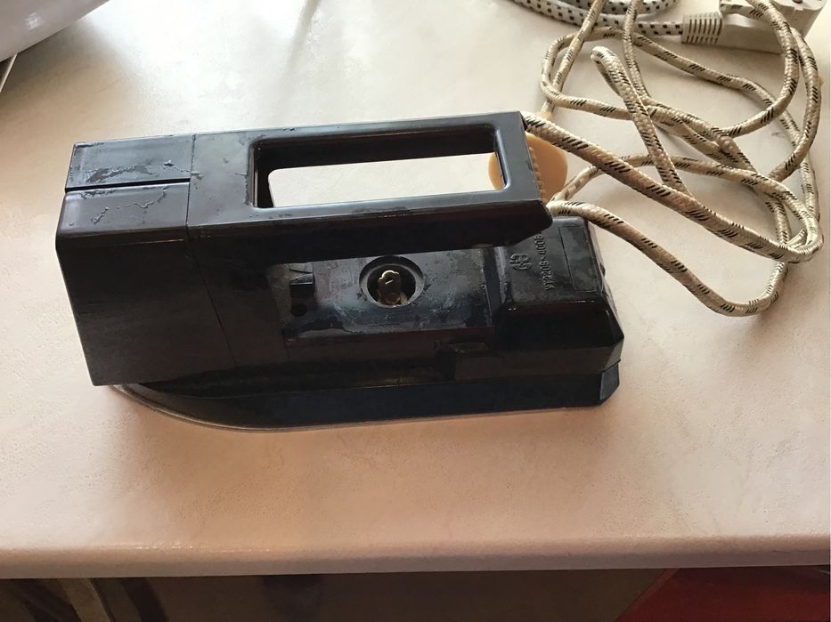 Электрический утюг