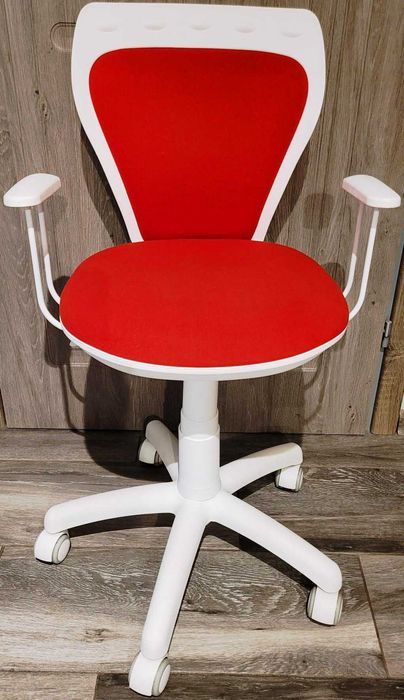 Krzesło obrotowe dla dziecka