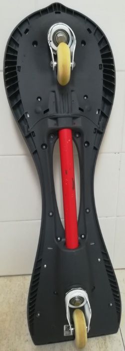 Waveboard Oxelo Preto Branco Vermelho da Decathlon