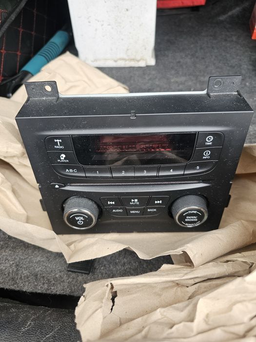 Магнітола Dodge Dart