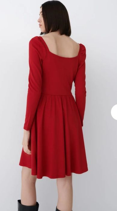 Świąteczna czerwona sukienka Mohito sesja święta Mikołajki Plus Size