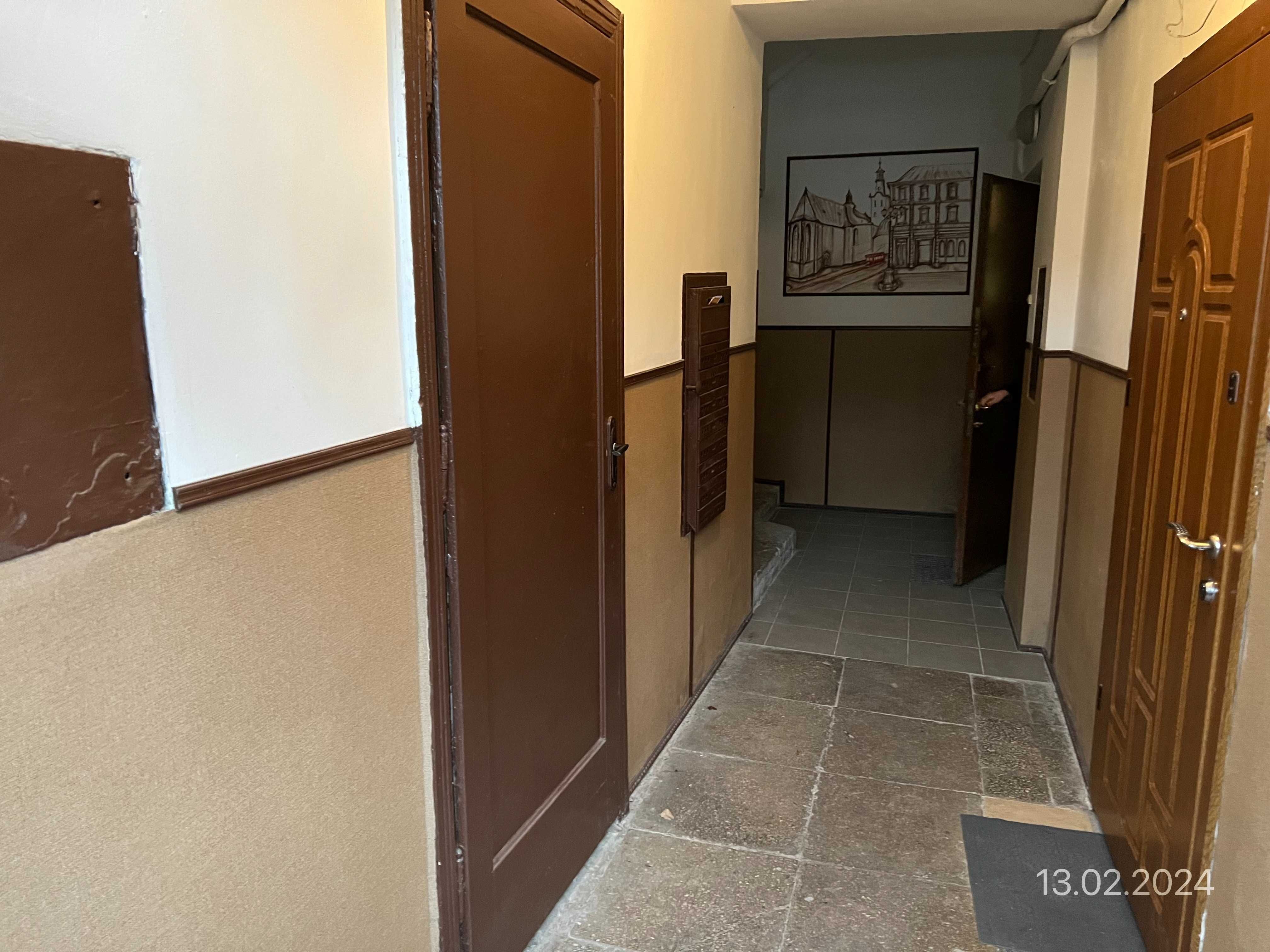 Галицький, Нежитлове приміщення 7,9 м2, Львів, вул. Насипна, 5
