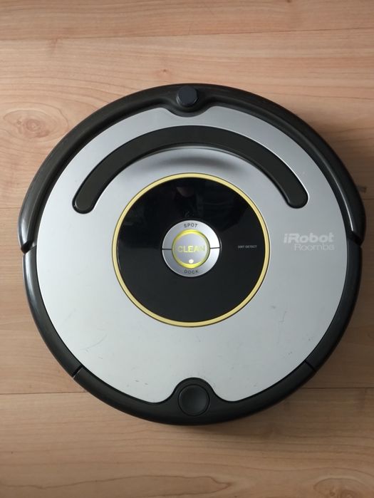 Aspirador robot Roomba com caixa em bom estado