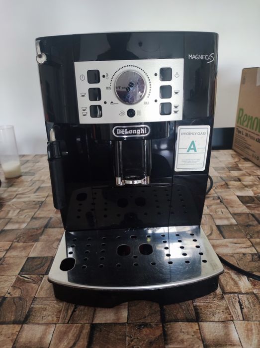 Maquina de café em grão - Magnifica's