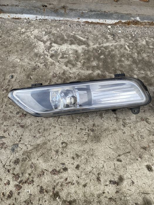 Противо тумана фара ліва Passat b7