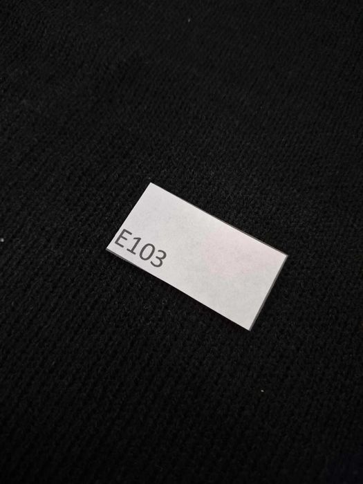 Czarny szeroki komin z dzianiny