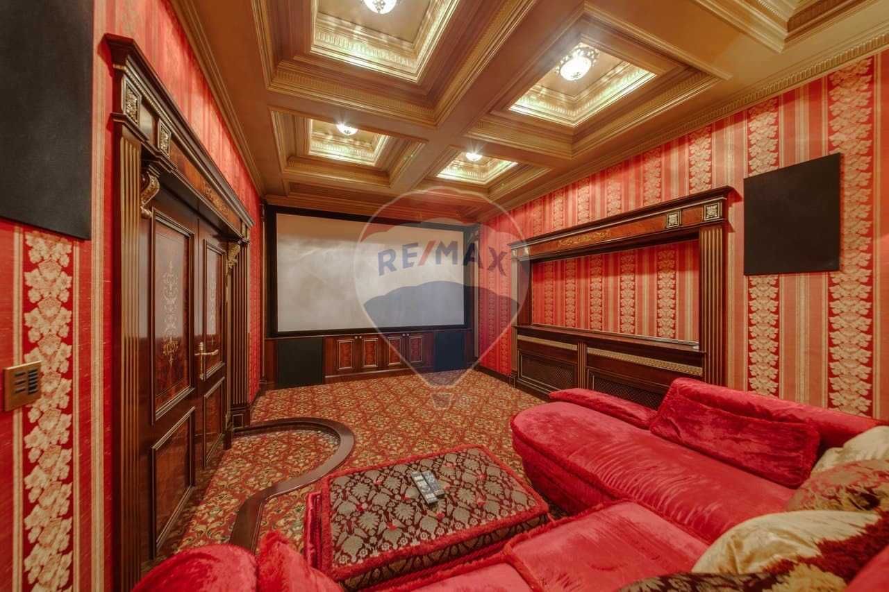 Розкішний пентхаус 500 м2 у центрі Києва поряд з Маріїнським парком