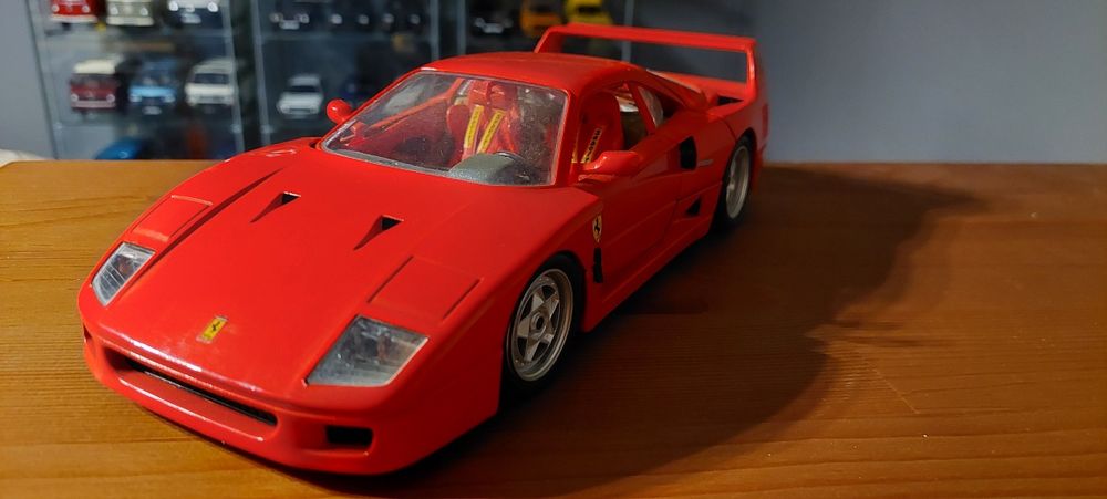 Model 1:18 Ferrari F40 Bburago Made in Italy