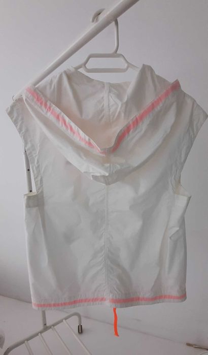 LACOSTE - colete corta vento