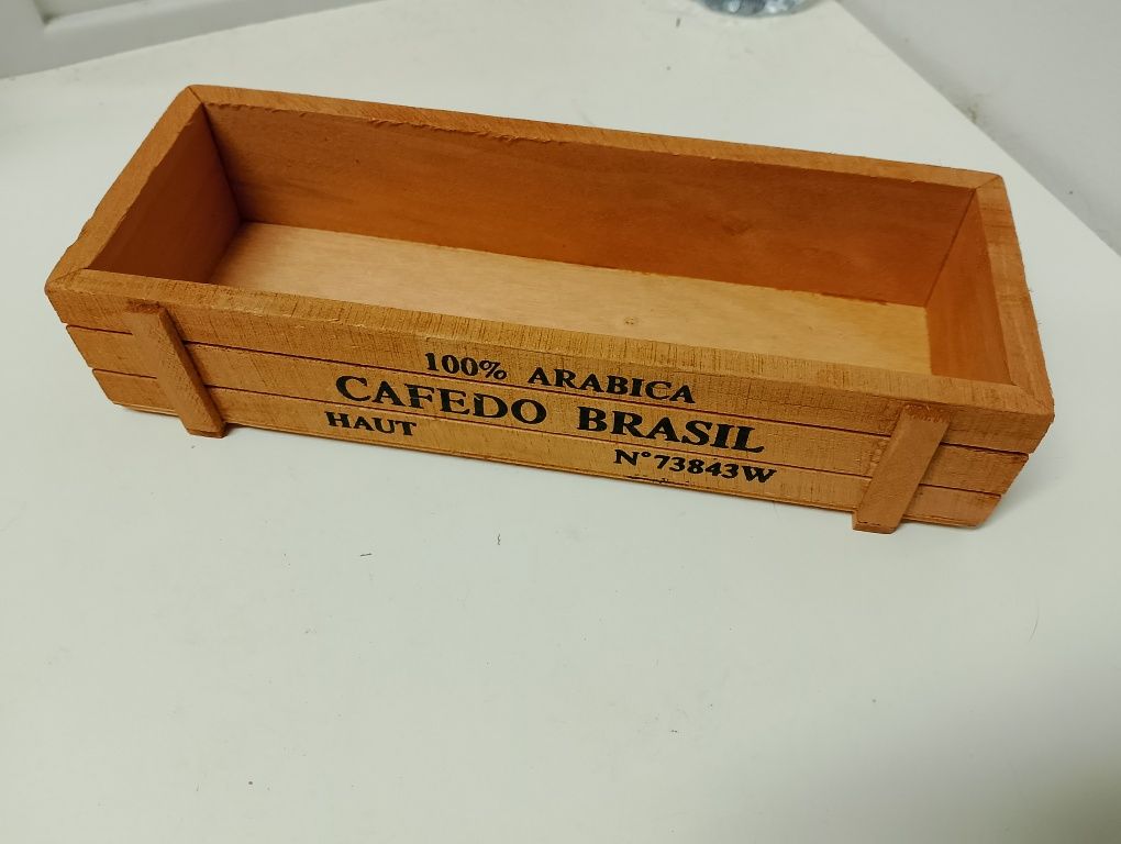 Caixa de madeira rústica café Brasil