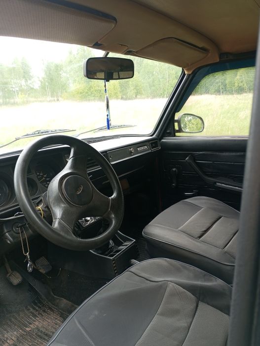 ВАЗ 2104 на повному ходу