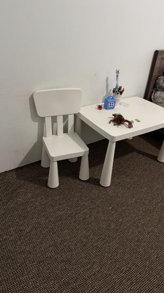 Столик дитячий Ikea