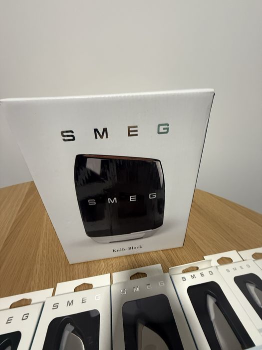 Bloco com 6 facas SMEG novo/embalado