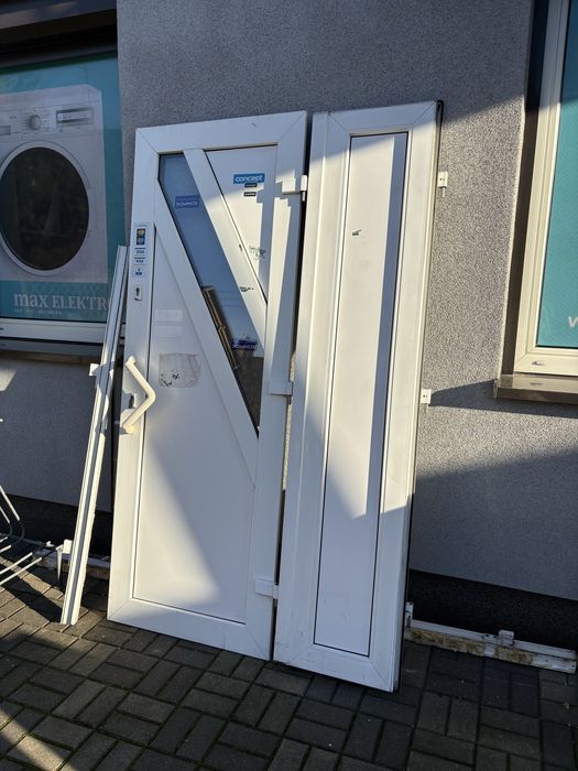 Sprzedam drzwi plastykowe białe