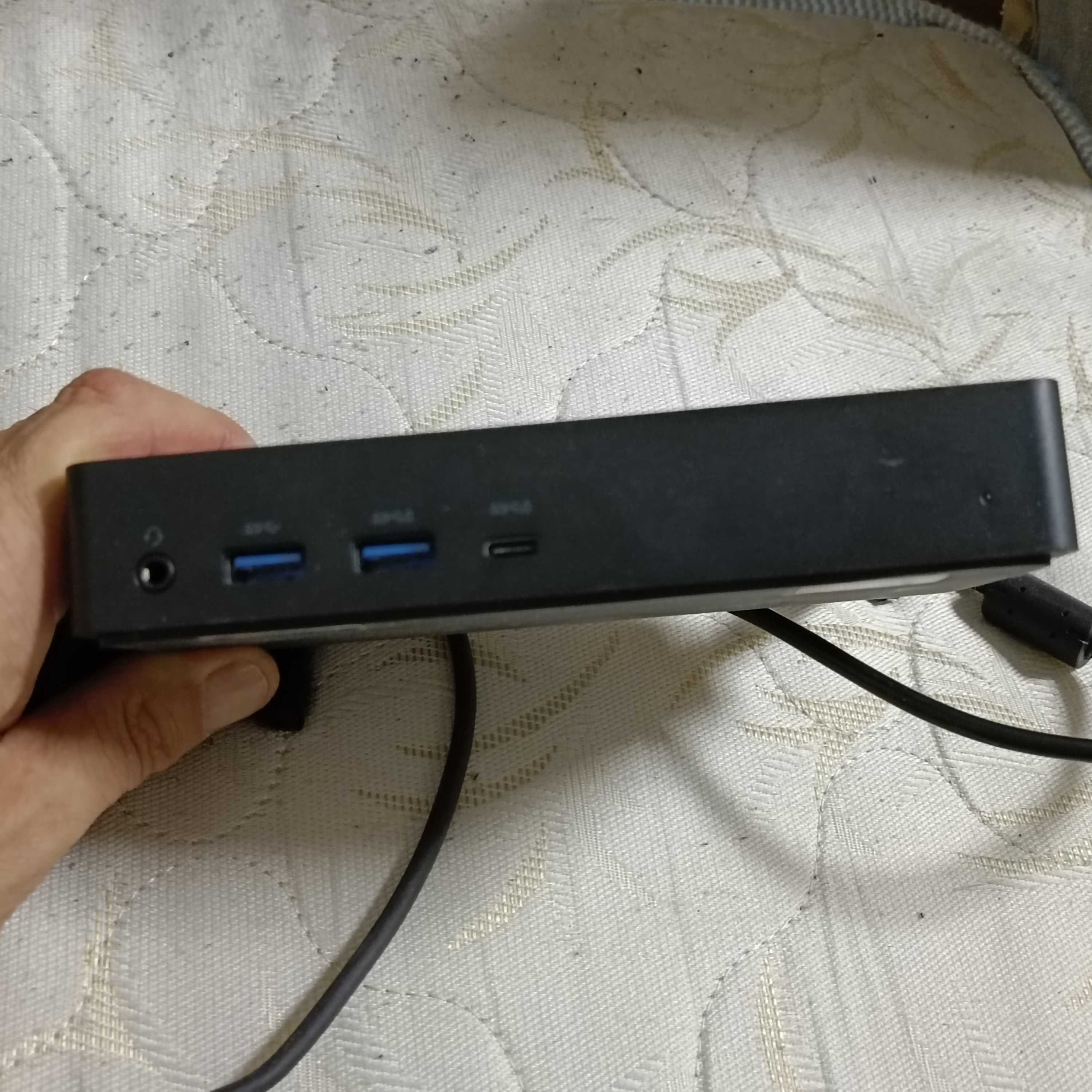 Док-станция Dell USB 3.0 or USB-C Universal Dock D6000