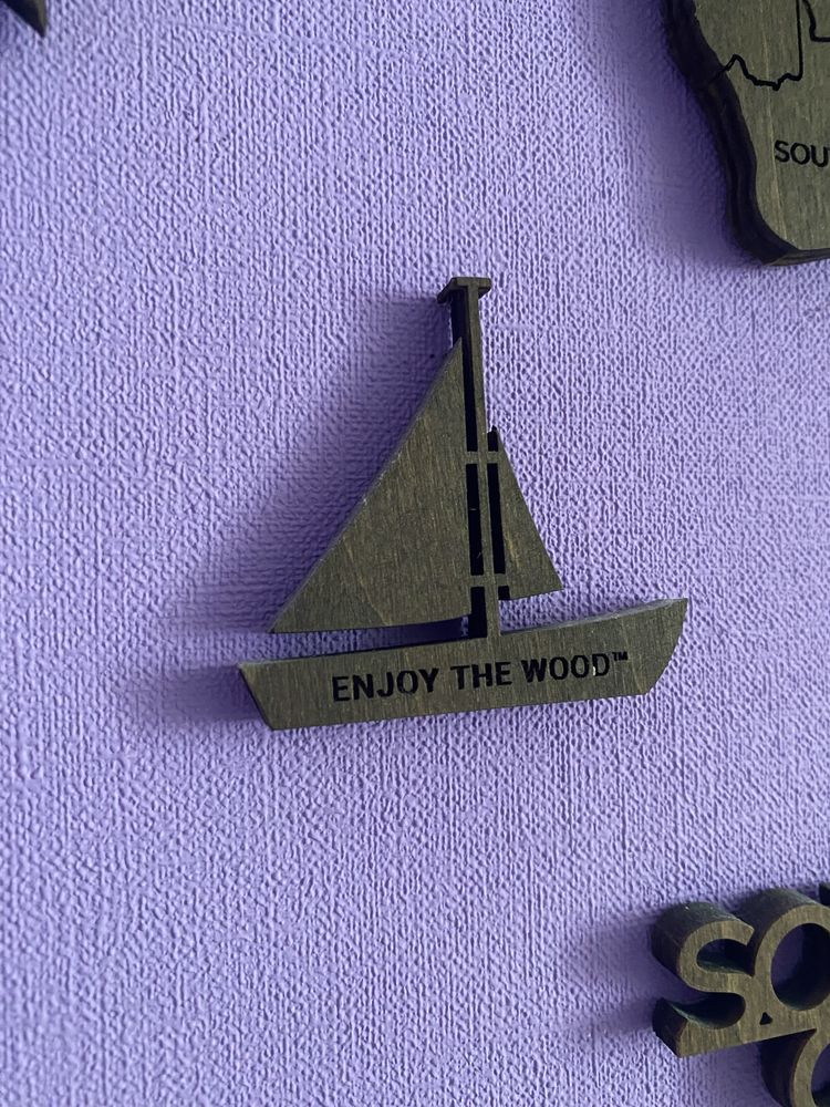 Enjoy the wood деревяна карта світу
