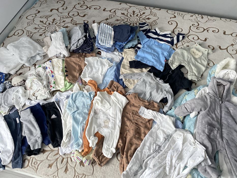 Лот одягу для хлопчика від народження і до 9 місяців