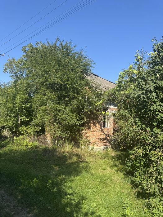 Дачна ділянка з недобудованим будинком у Микитинцях