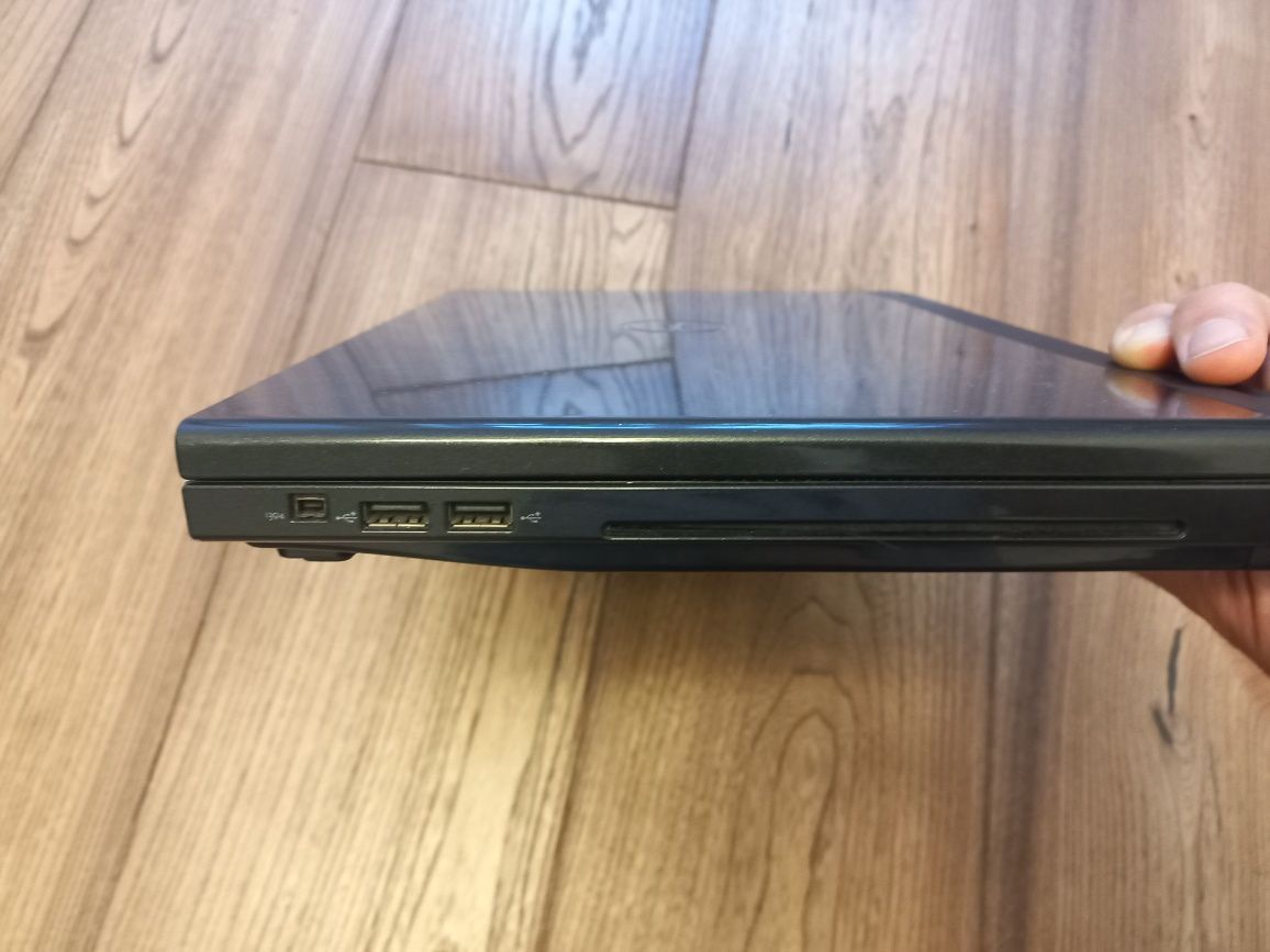 Продам працюючий Ноутбук Dell Vostro 1510, DualCore Intel 2GHz GeForce